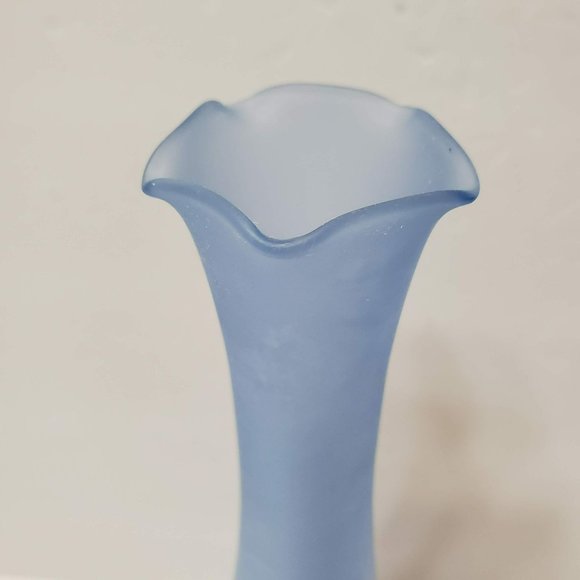 Vintage Frosted Blue Satin Glass Bud Vase, 10" Ruffled Edge Tulip Vase - Picture 4 of 9